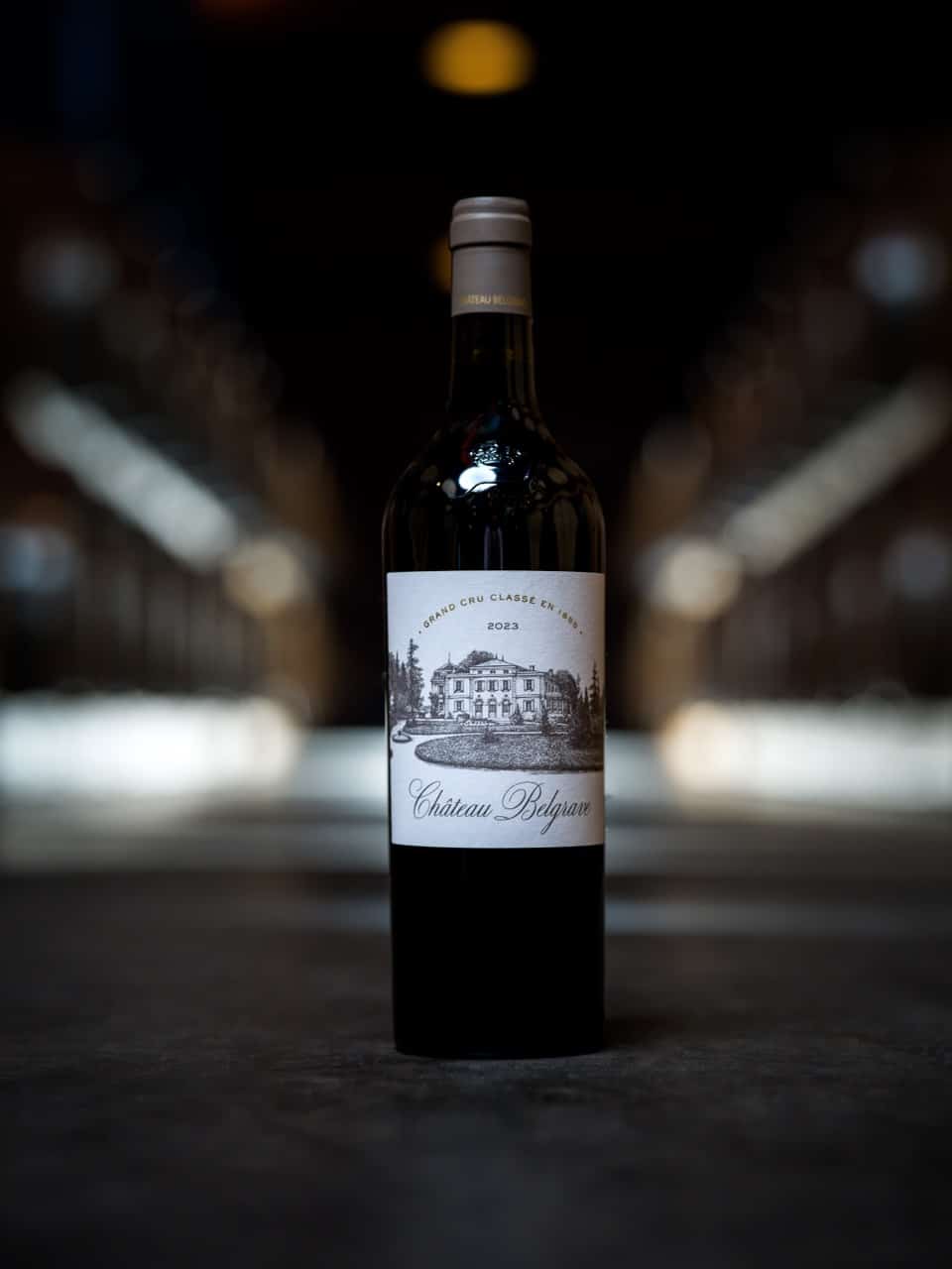 Château Belgrave Grand Cru classé Haut Médoc bouteille dans le chai